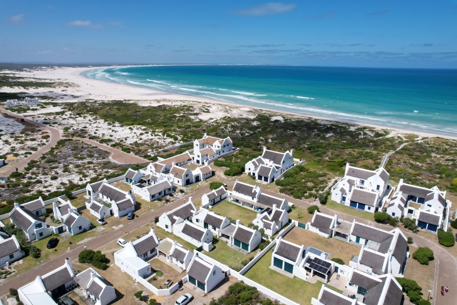 4 Bedroom Property for Sale in Struisbaai Western Cape